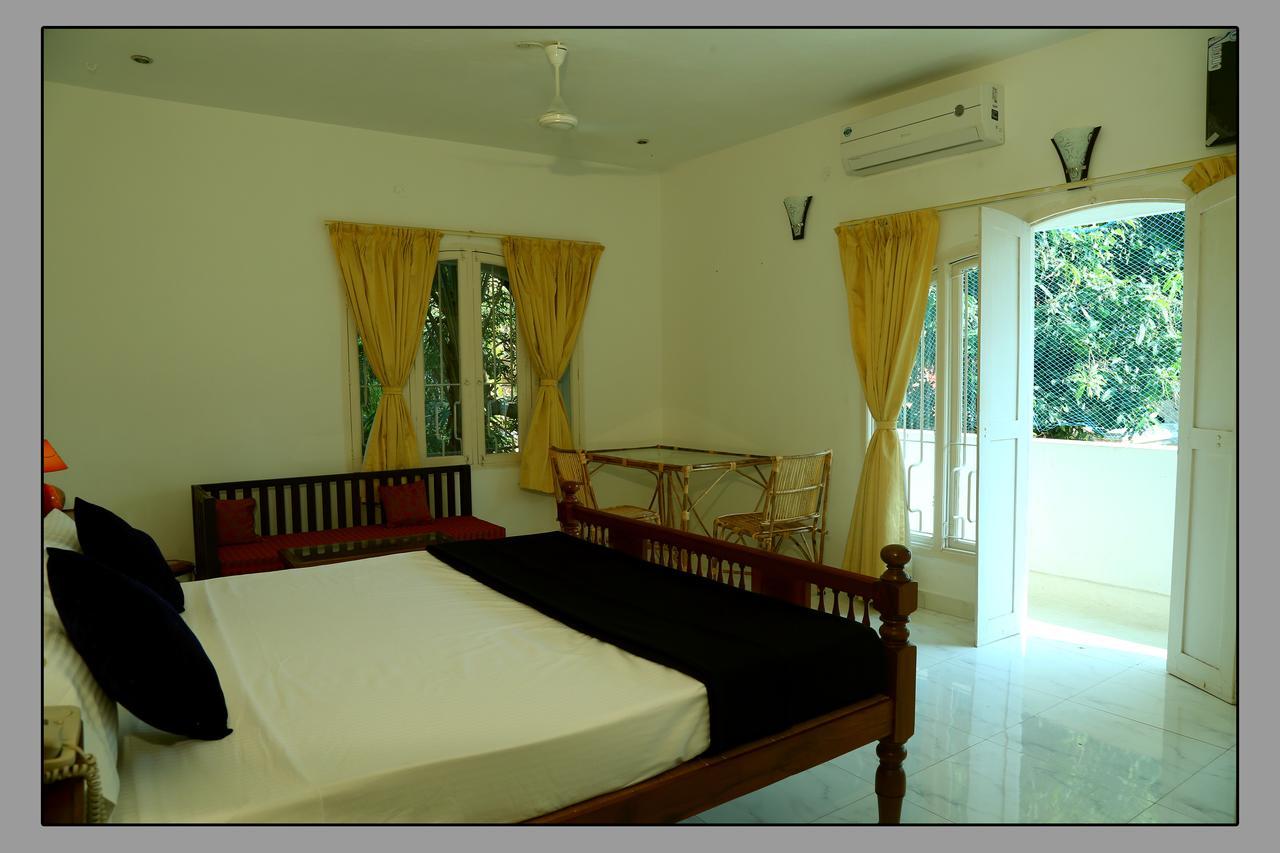 Le Capucin Hotel Pondicherry Exterior photo
