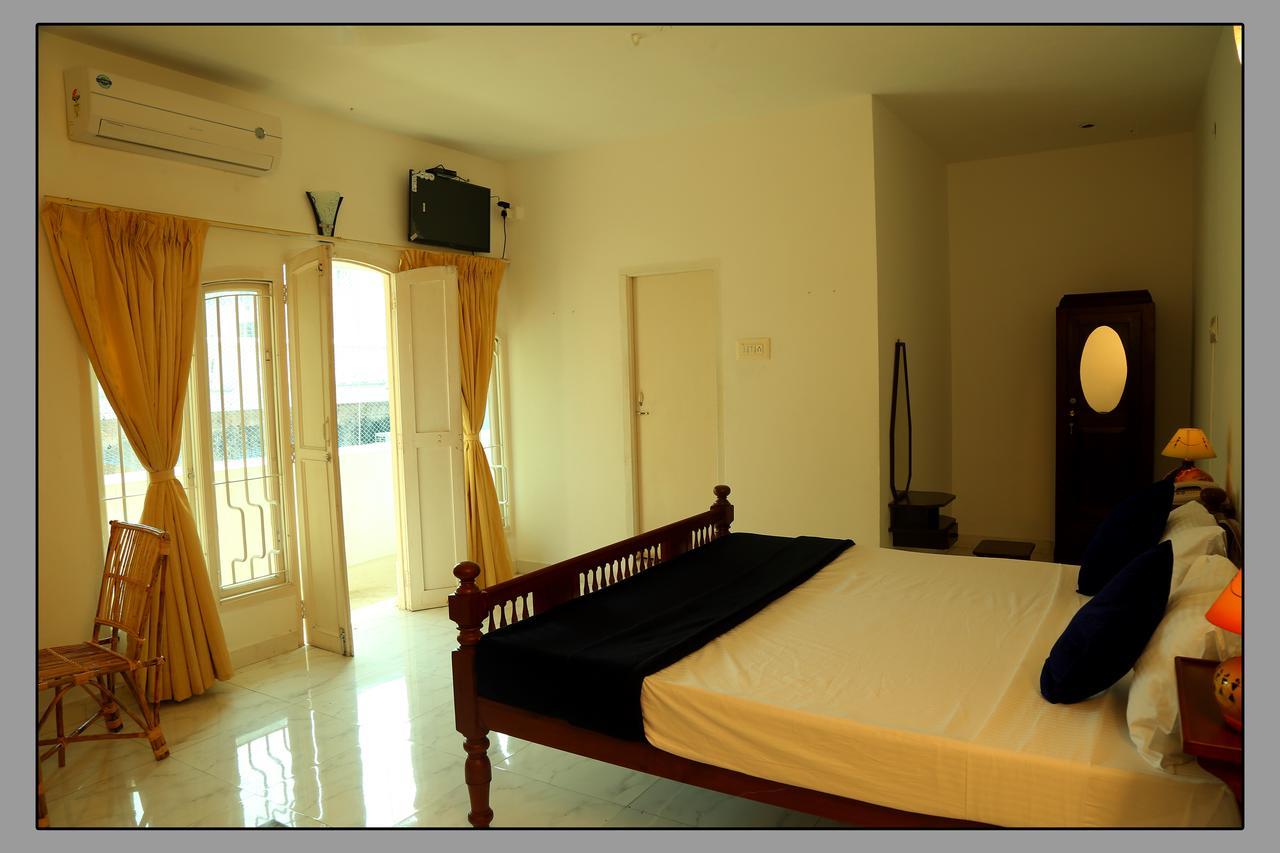Le Capucin Hotel Pondicherry Exterior photo