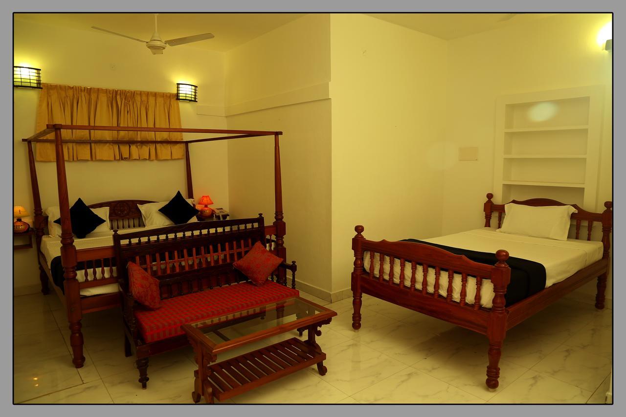 Le Capucin Hotel Pondicherry Exterior photo