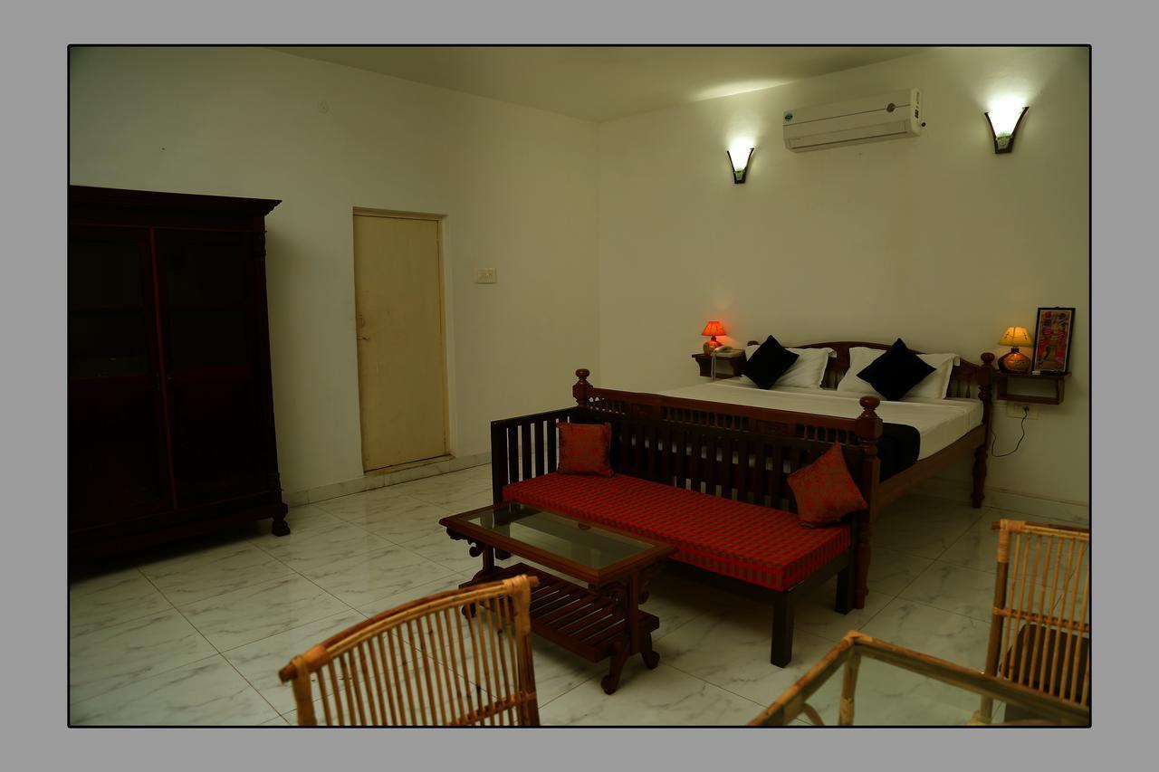 Le Capucin Hotel Pondicherry Exterior photo
